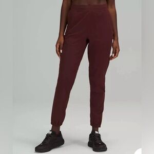 Women Lululemon Adapted State Jogger Size 6 Red Merlot Maroon